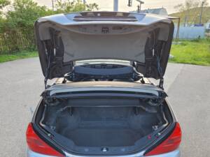 Bild 80/97 von Mercedes-Benz SL 500 (2004)