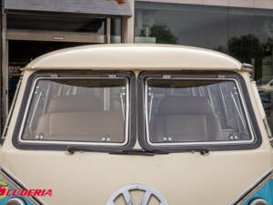 Image 11/31 of Volkswagen T1 Brasil &quot;Samba&quot; (1974)