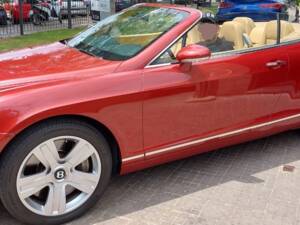 Image 2/8 of Bentley Continental GTC (2009)