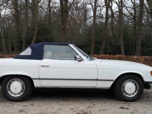 Bild 15/33 von Mercedes-Benz 280 SL (1985)