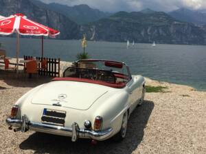 Image 3/4 of Mercedes-Benz 190 SL (1961)