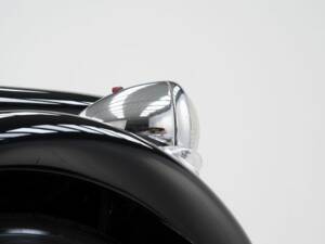 Image 12/15 of Citroën Traction Avant 15&#x2F;6 (1954)