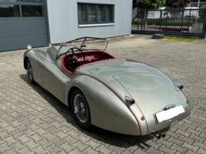 Image 5/17 of Jaguar XK 120 SE OTS (1953)
