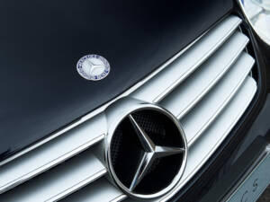 Immagine 11/14 di Mercedes-Benz SL 65 AMG (2004)