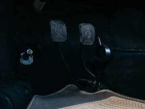 Image 11/130 of Volkswagen Beetle 1200 Export &quot;Oval&quot; (1954)