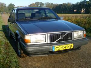 Bild 2/7 von Volvo 740 GL (1990)