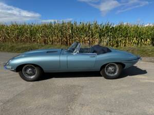 Image 2/50 of Jaguar E-Type 3.8 Flat Floor (1961)