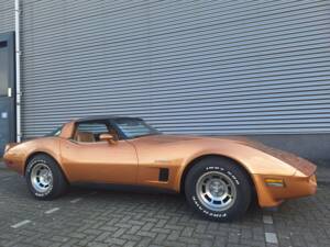 Image 3/25 of Chevrolet Corvette (1982)