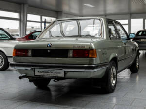 Image 2/23 of BMW 320&#x2F;6 (1982)