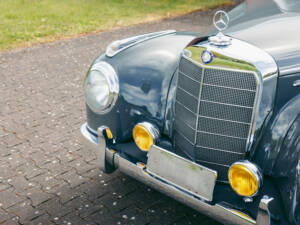 Bild 22/25 von Mercedes-Benz 300 Sc Cabriolet A (1956)