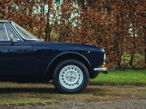 Image 26/50 of Alfa Romeo Giulia 1600 GT Junior (1977)