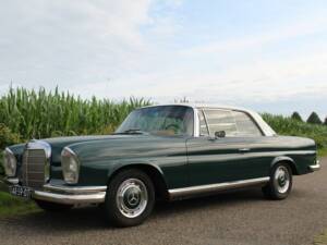 Immagine 4/7 di Mercedes-Benz 220 SE b (1965)