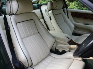 Bild 10/14 von Aston Martin V8 Coupé (1996)