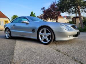 Bild 15/97 von Mercedes-Benz SL 500 (2004)