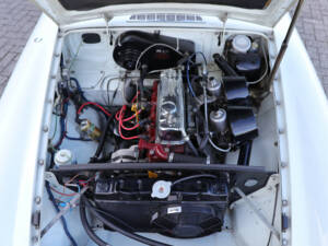 Bild 20/50 von MG MGB (1972)