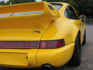 Image 36/99 of Porsche 911 2.7 (1976)