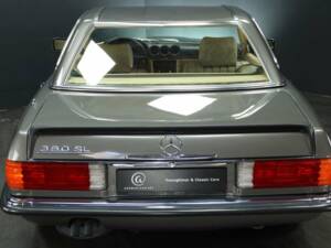 Bild 5/30 von Mercedes-Benz 380 SL (1983)