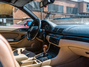 Imagen 17/37 de BMW 325Ci (2002)