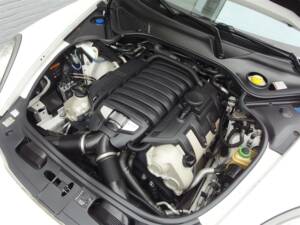 Image 87/98 of Porsche Panamera S (2010)