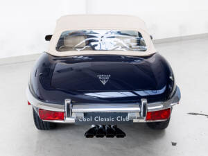 Image 8/40 of Jaguar E-Type V12 (1973)