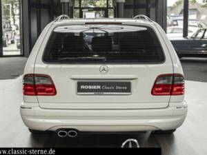 Imagen 4/15 de Mercedes-Benz E 55 AMG T (2001)