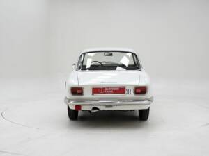Imagen 7/15 de Alfa Romeo Giulia 1600 Sprint GT (1966)