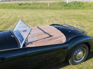 Image 3/38 of MG MGA 1500 (1958)