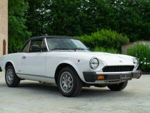 Image 4/50 of FIAT Spider 2000 Pininfarina 50th Anniversary Edition (1981)