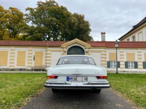 Image 8/75 of Mercedes-Benz 280 SE 3,5 (1971)