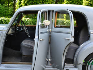 Image 8/50 of Mercedes-Benz 220 (1952)