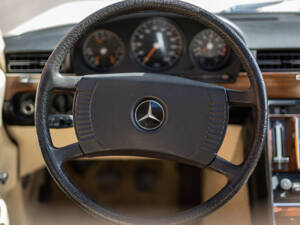 Image 24/40 of Mercedes-Benz 350 SE (1975)