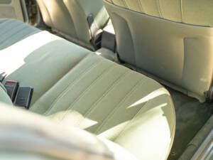 Image 54/63 of BMW 528i (1984)