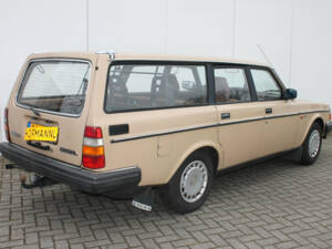 Image 2/12 de Volvo 245 GL D (1984)