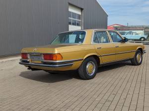 Image 7/37 de Mercedes-Benz 350 SE (1975)