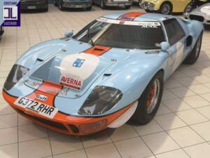 Image 14/50 of Ford GT40 (1966)