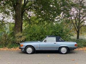 Image 5/50 of Mercedes-Benz 500 SL (1989)