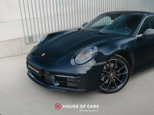 Image 10/50 of Porsche 911 Carrera 4S &quot;Belgian Legend Edition&quot; (2020)