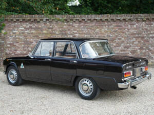 Image 2/50 of Alfa Romeo Giulia 1.3 Super (1973)