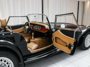 Image 9/18 of Morgan Plus 8 (2003)