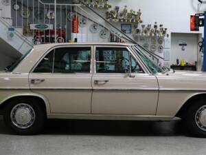 Immagine 6/27 di Mercedes-Benz 280 SE 4,5 (1971)