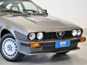 Image 2/34 of Alfa Romeo GTV 6 2.5 (1986)