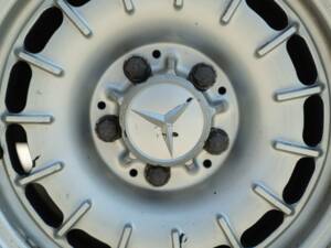 Image 20/50 de Mercedes-Benz 380 SEC (1982)