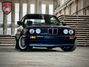 Image 3/86 of BMW 318i (1994)