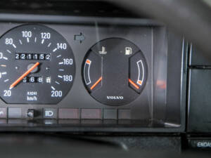 Image 17/50 of Volvo 240 (1987)