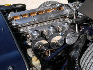 Immagine 3/45 di Jaguar E-Type 4.2 (1966)