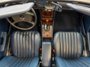Immagine 23/33 di Mercedes-Benz 500 SL (1985)