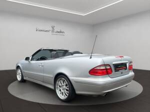 Image 6/23 of Mercedes-Benz CLK 200 Kompressor (2001)