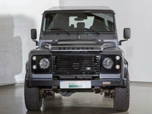 Image 2/20 of Land Rover Defender 110 (2016)