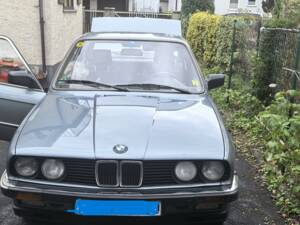 Immagine 7/9 di BMW 325e (1985)