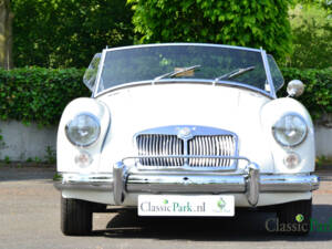 Image 19/50 of MG MGA 1600 (1960)